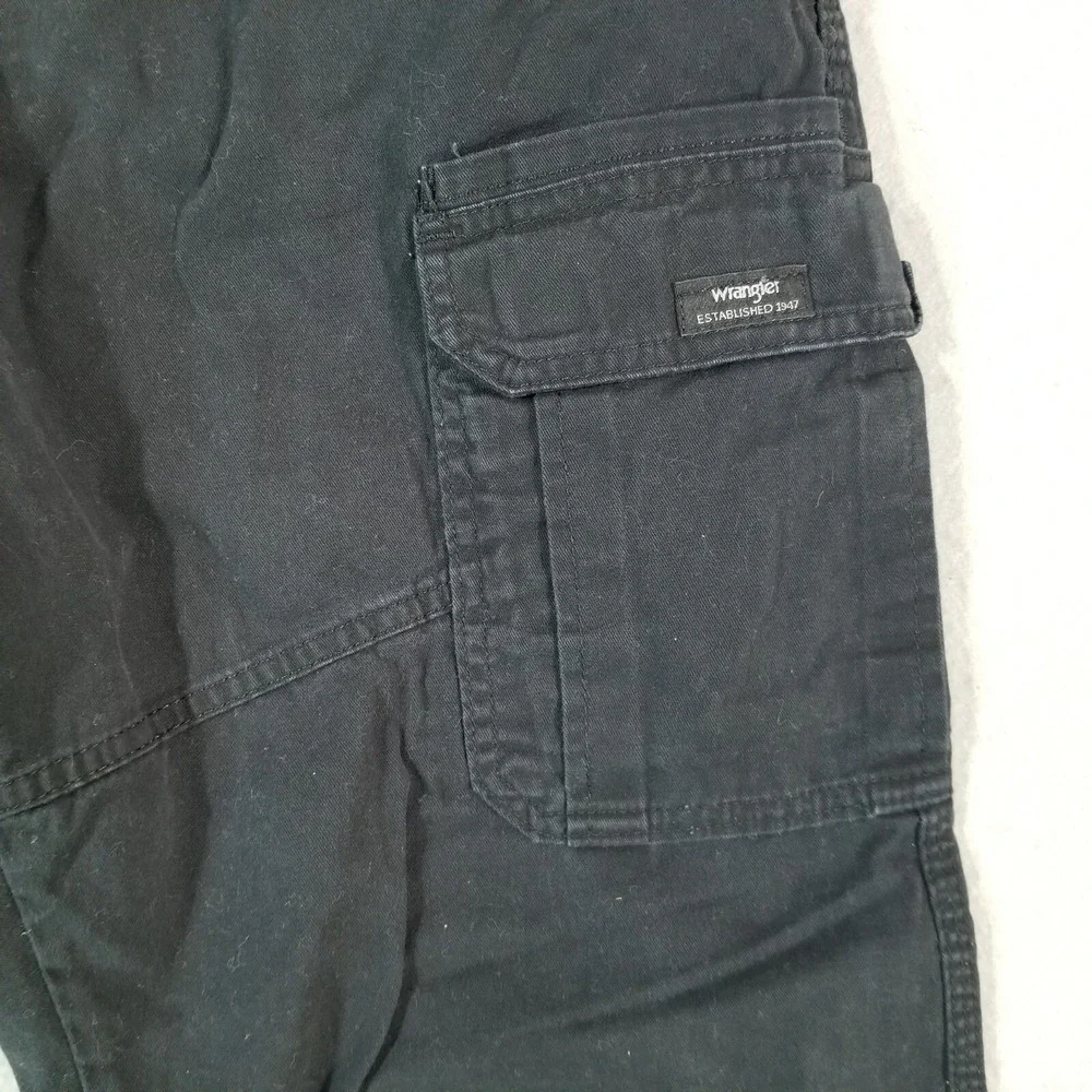 Wrangler cargo pants men's 38x32 relaxed fit black stretch outdoor hiking